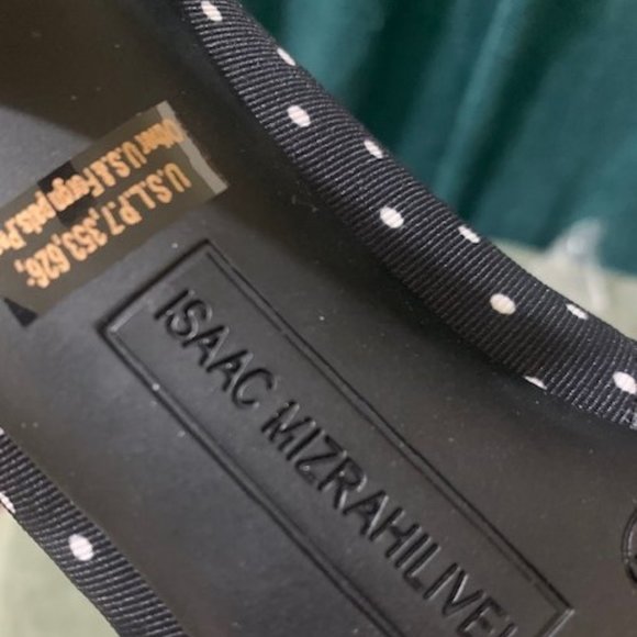 Isaac Mizrahi Black heels with white dots and white piping - Picture 10 of 10